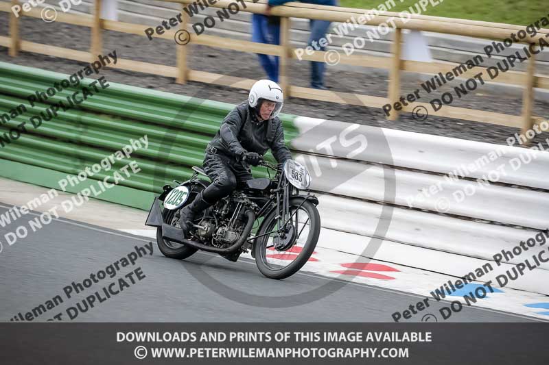 Vintage motorcycle club;eventdigitalimages;mallory park;mallory park trackday photographs;no limits trackdays;peter wileman photography;trackday digital images;trackday photos;vmcc festival 1000 bikes photographs
